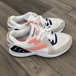 Best 25+ Deals for Mens Hexalite Reebok Shoes | Poshmark
